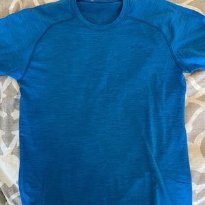 Lululemon Metal Vent Tech Size M Blue